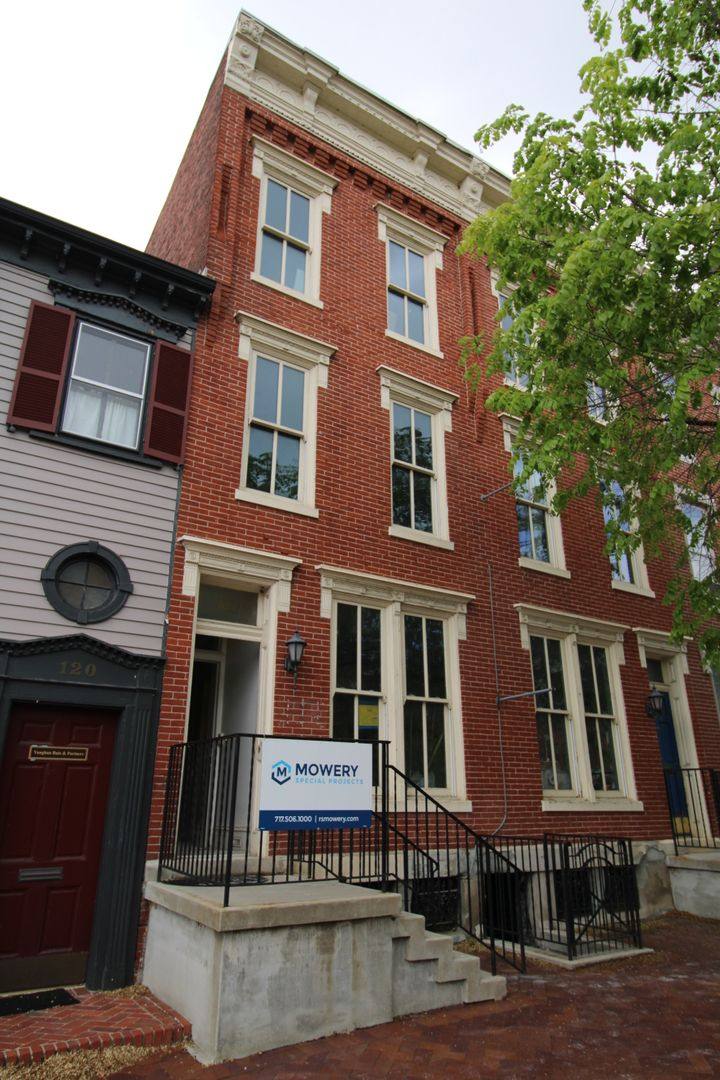 Apartment for rent at 122-124 State St, Harrisburg, PA 17101