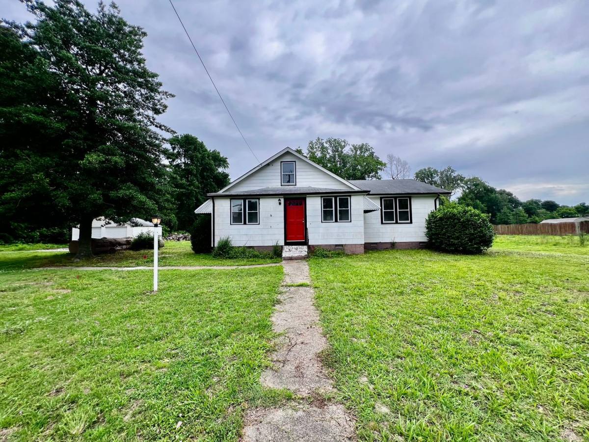House for rent at 2637 N Taylor Rd, Chesapeake, VA 23321