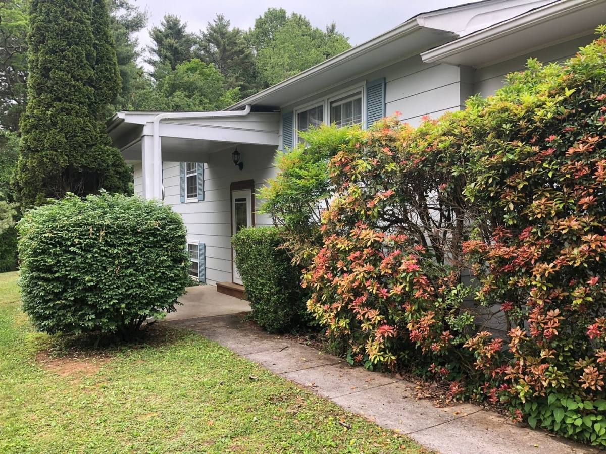 House for rent at 1606 Daniels Run Rd NE, Check, VA 24072