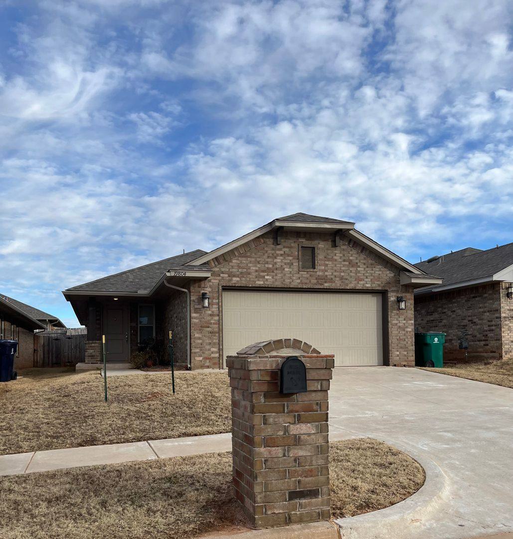 House for rent at 19804 Barrister Circle, Edmond, OK 73012