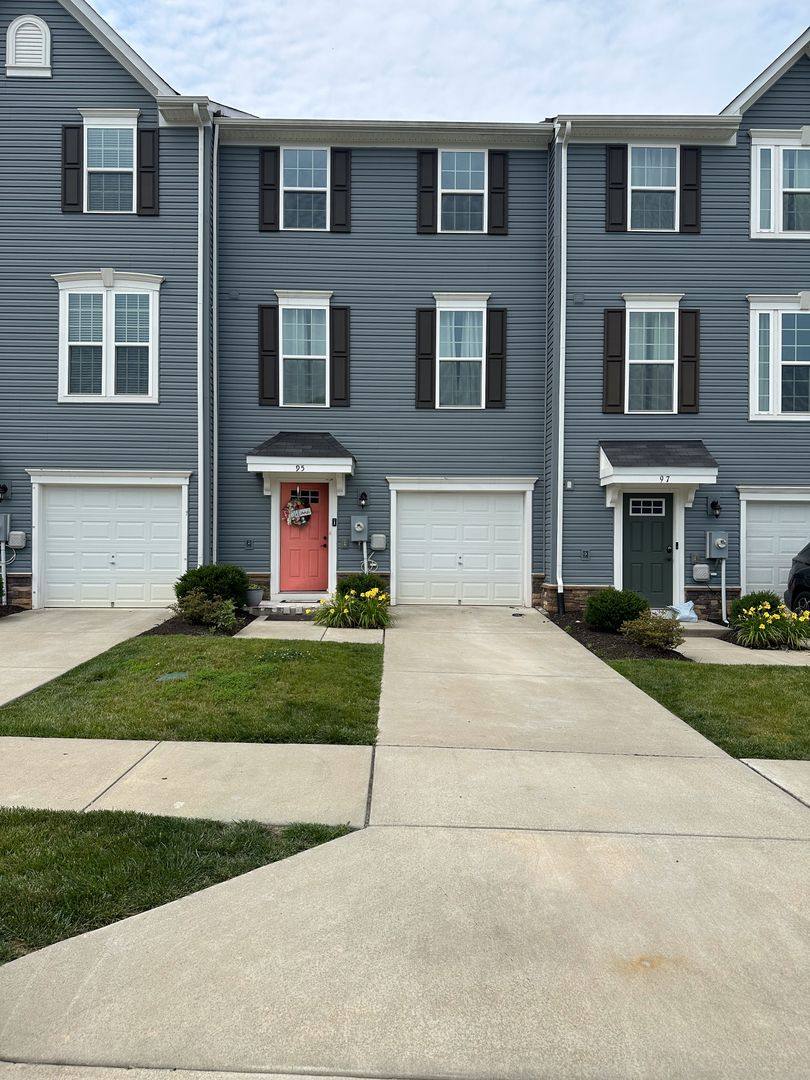Townhouse for rent at 95 Virginia Ave, Palmyra, VA 22963