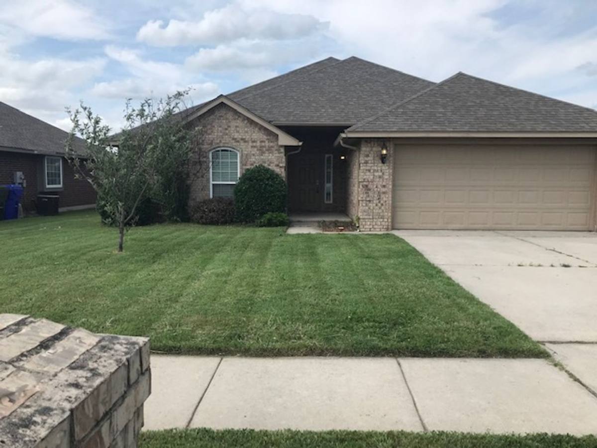 House for rent at 1421 Chambers St, Norman, OK 73071