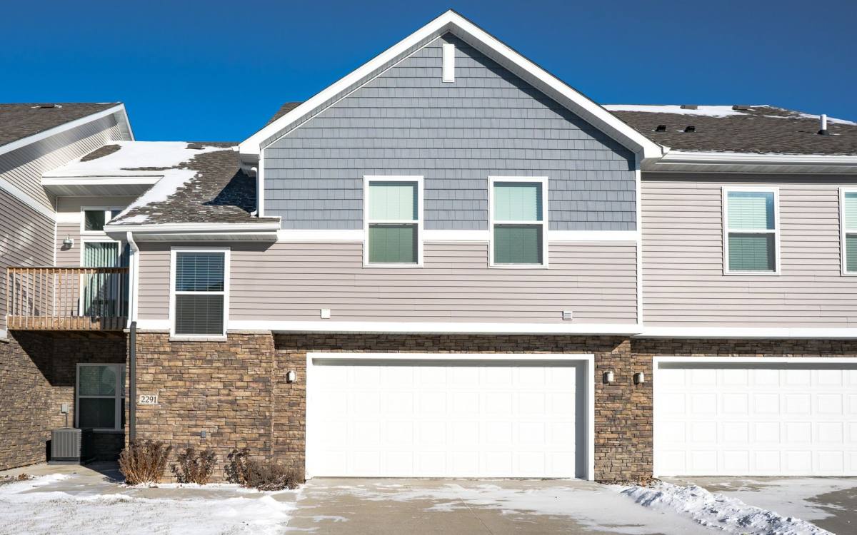 Townhouse for rent at 2271 3rd Ave SW, Altoona, IA 50009