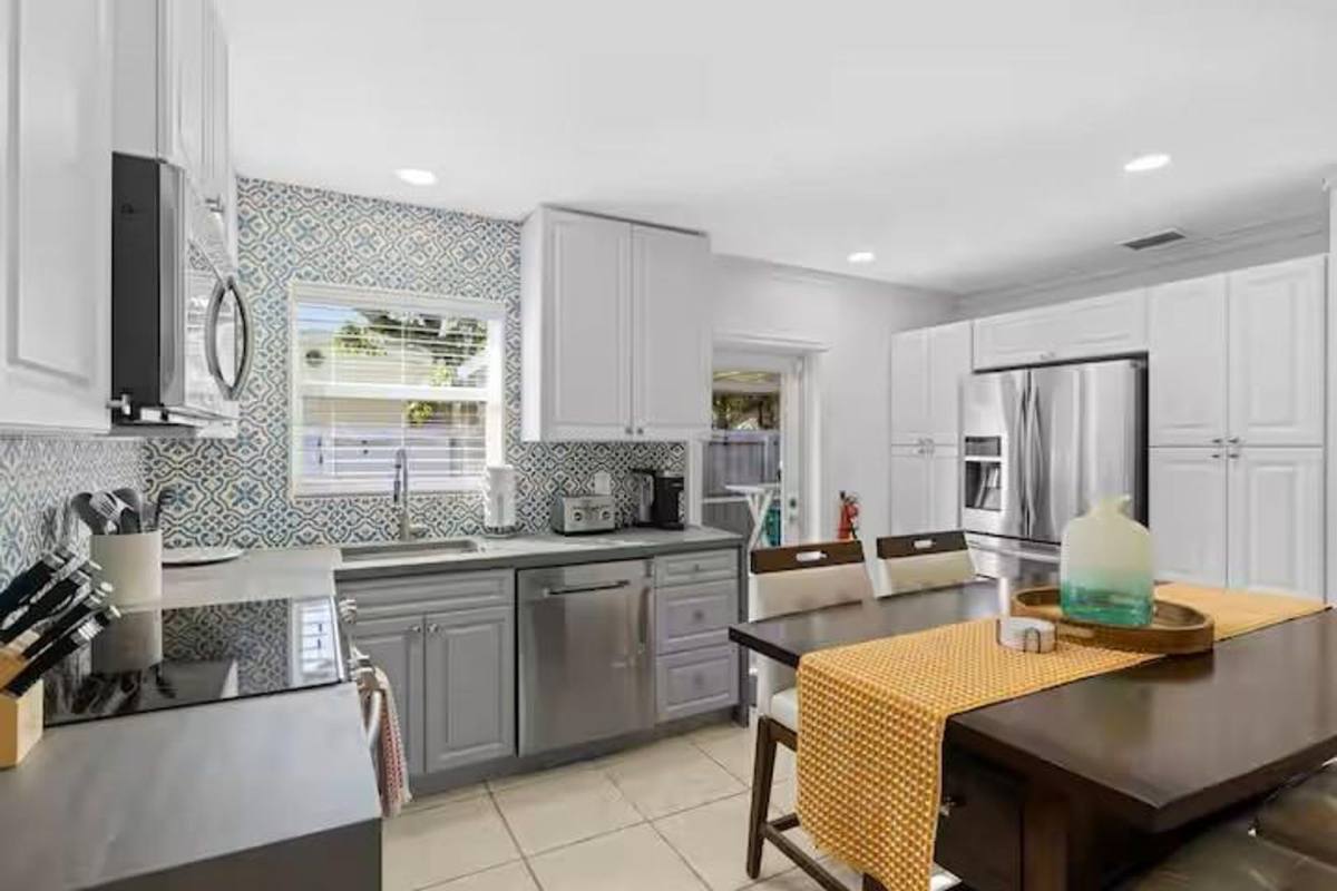House for rent at 2601 NE 9th Terrace, Fort Lauderdale, FL 33334