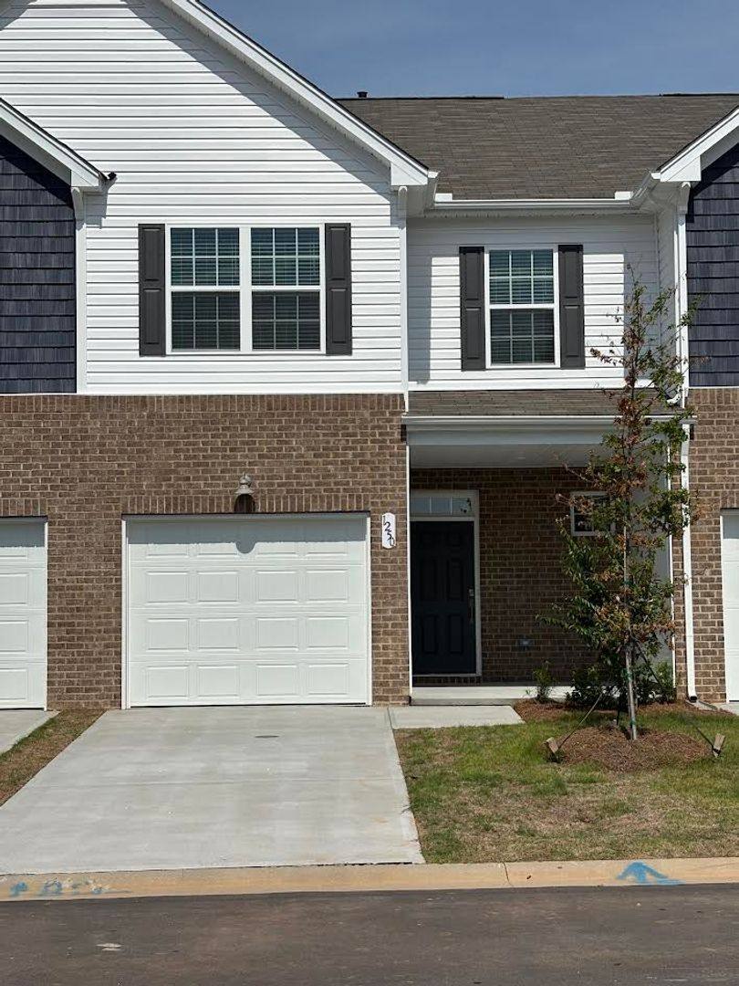 Townhouse for rent at 1250 Candlebrook Court, Boiling Springs, SC 29316