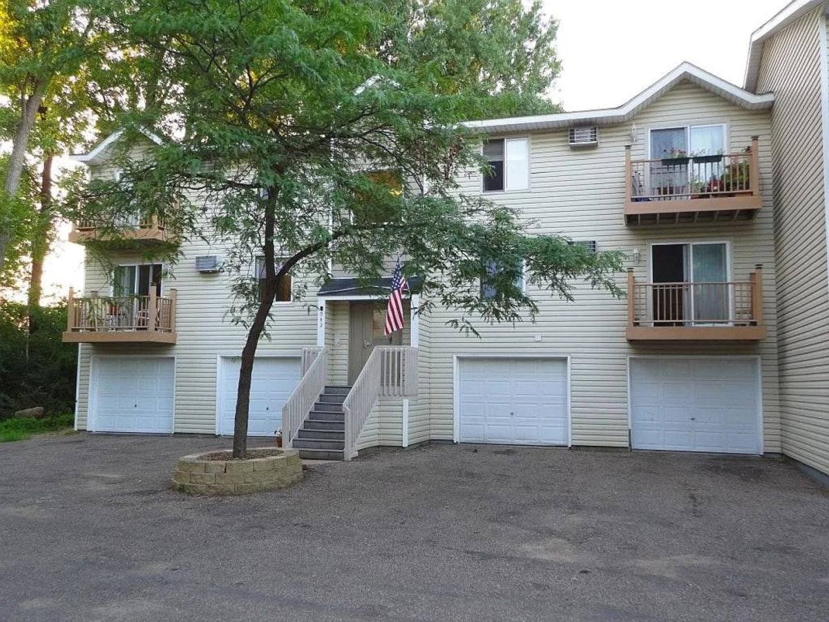 Apartment for rent at 942 Wescott Trail, Saint Paul, MN 55123