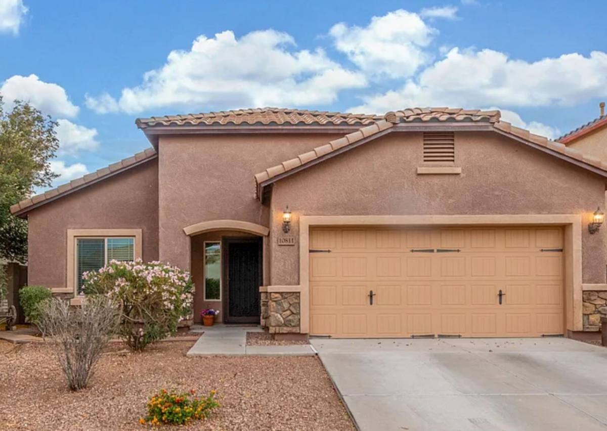 House for rent at 10811 W Avenida Del Rey, Peoria, AZ 85383