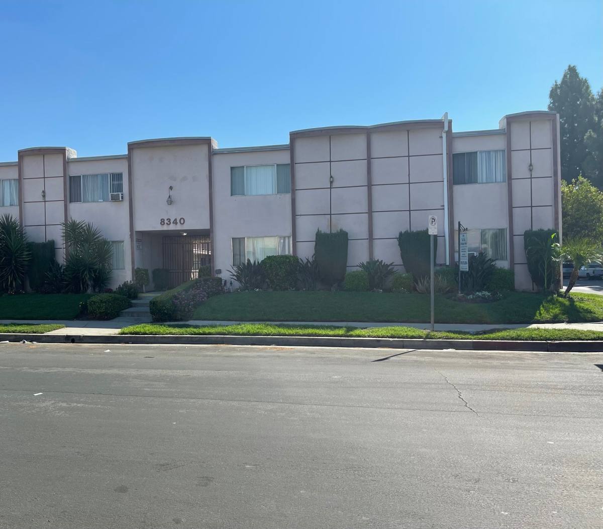 Apartment for rent at 8340 Northgate Ave, Canoga Park, CA 91304