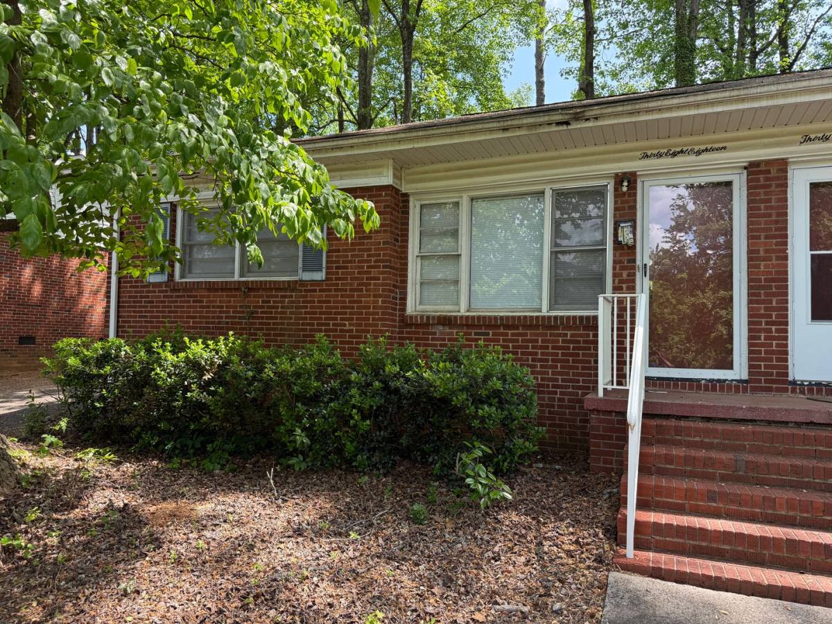 Apartment for rent at 3818 Winfield Dr, Charlotte, NC 28205