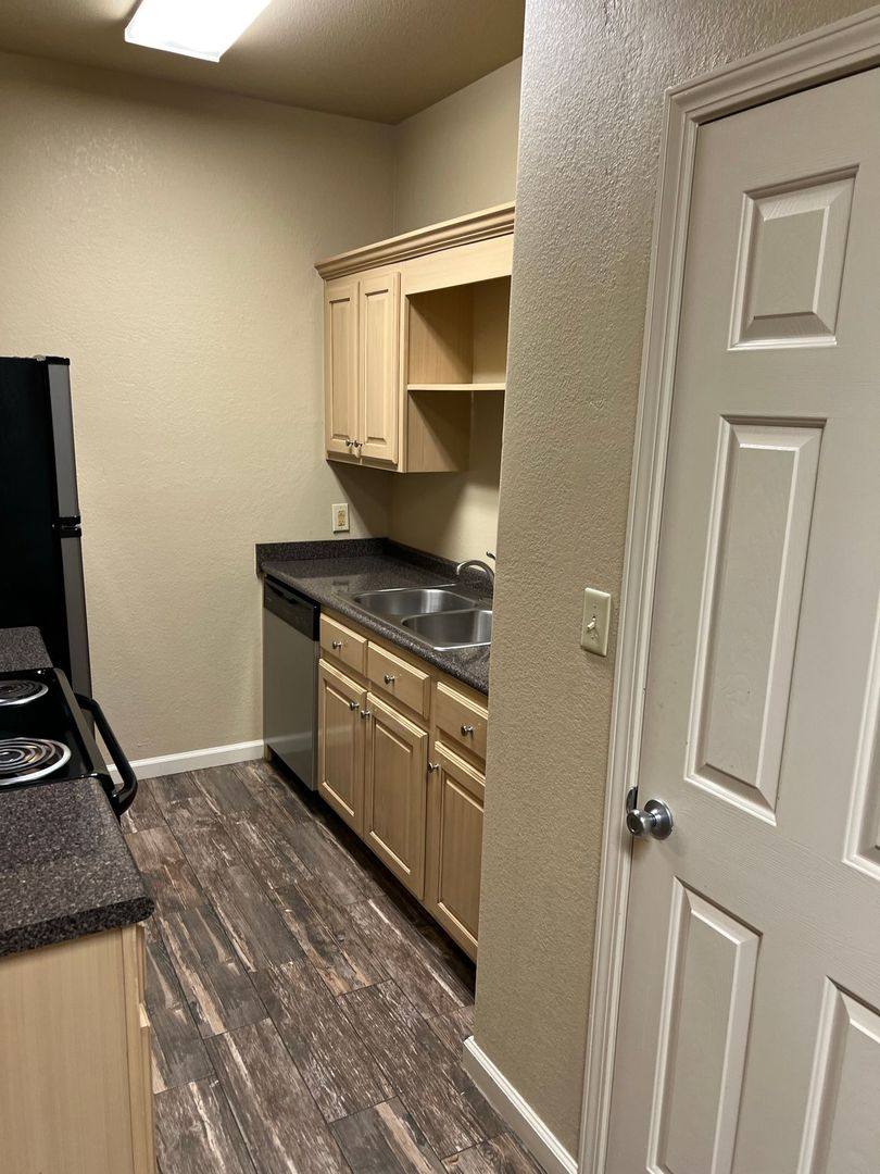 Apartment for rent at 1651 W Matthews, Jonesboro, AR 72401