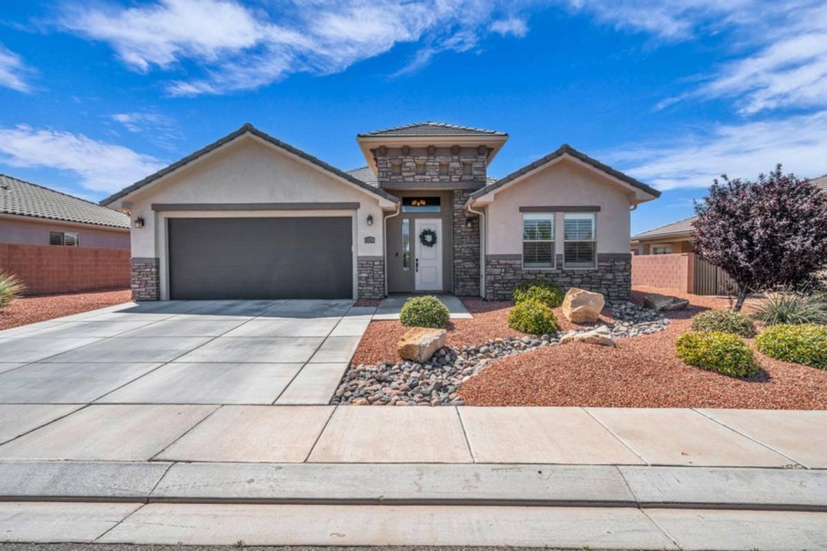 House for rent at 1178 E Gordon Lane, Washington, UT 84780