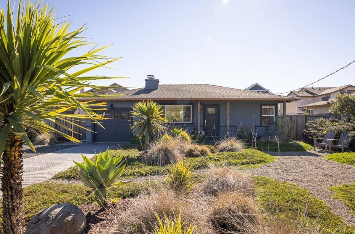House for rent at 400 Redondo Beach Rd, Half Moon Bay, CA 94019
