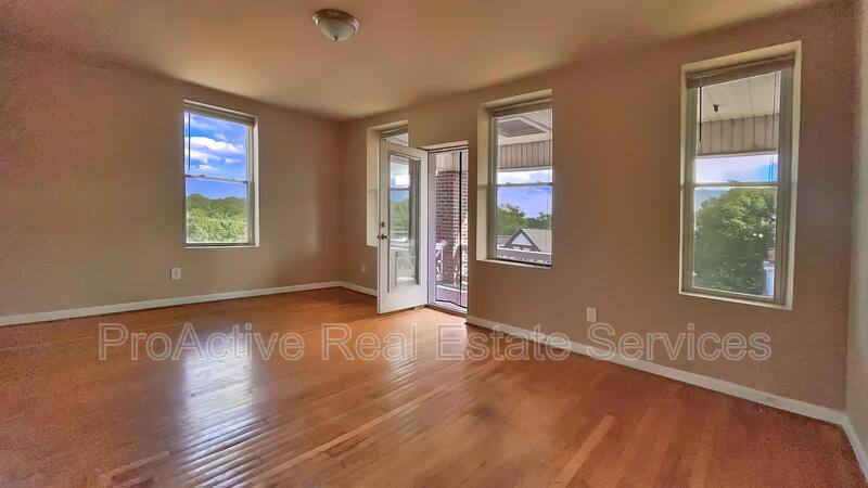 Apartment for rent at 112 W 39th St #2, Norfolk, VA 23504