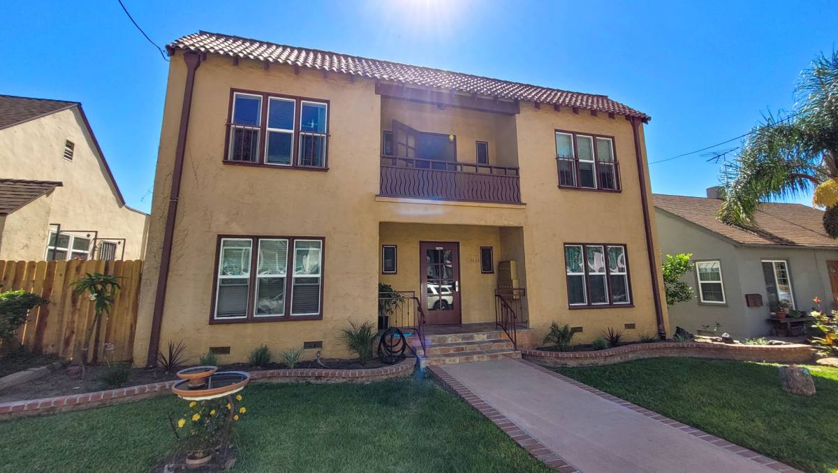 Apartment for rent at 13620 Earlham Dr, Whittier, CA 90602