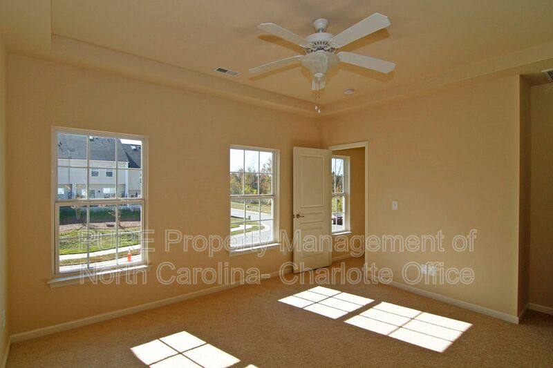 Townhouse for rent at 7364 Gallery Pointe Lane #150, Charlotte, NC 28269