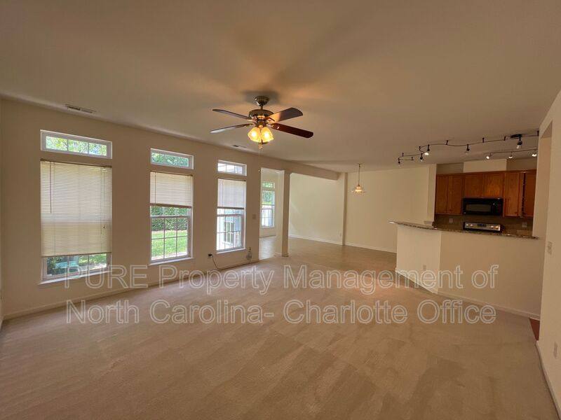 Townhouse for rent at 11618 Eastwind Dr, Charlotte, NC 28273