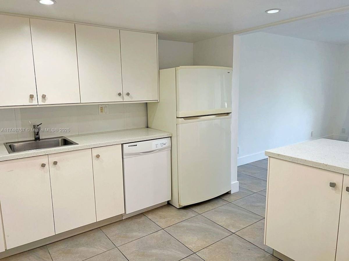 House for rent at 535 N University Dr, Fort Lauderdale, FL 33324