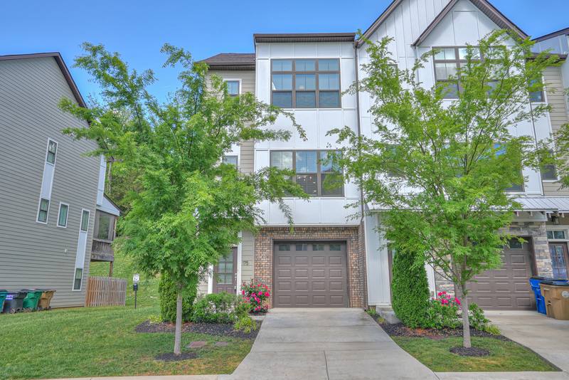 Townhouse for rent at 175 Stonecrest Dr, Nashville, TN 37209