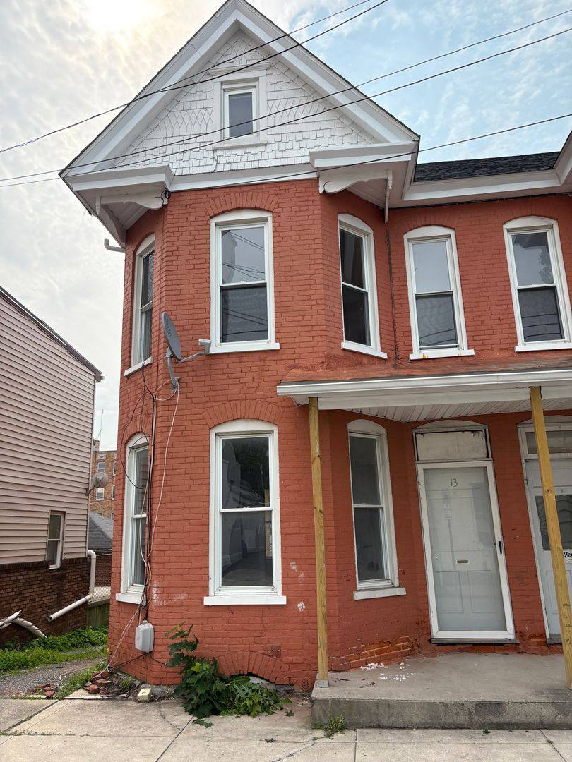 Apartment for rent at 13-15 Cleveland Ave, Waynesboro, PA 17268