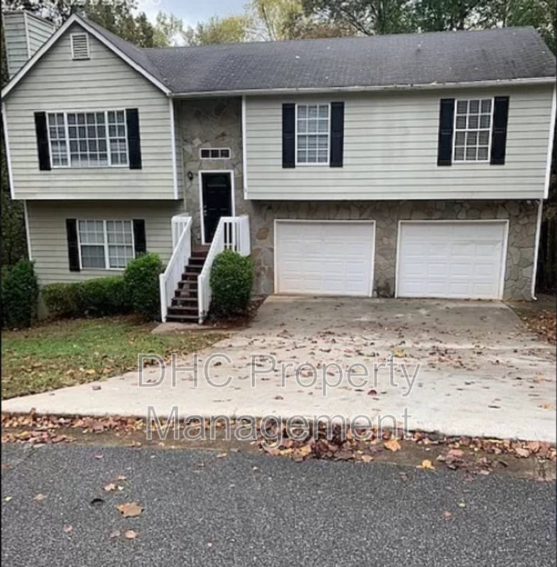House for rent at 6215 Pembroke Way, Douglasville, GA 30134