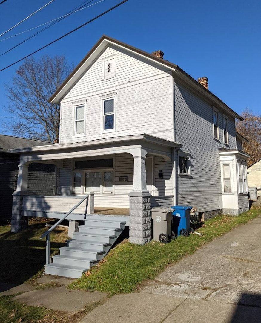 Apartment for rent at 305 - 1 2 W College St, Meadville, PA 16335