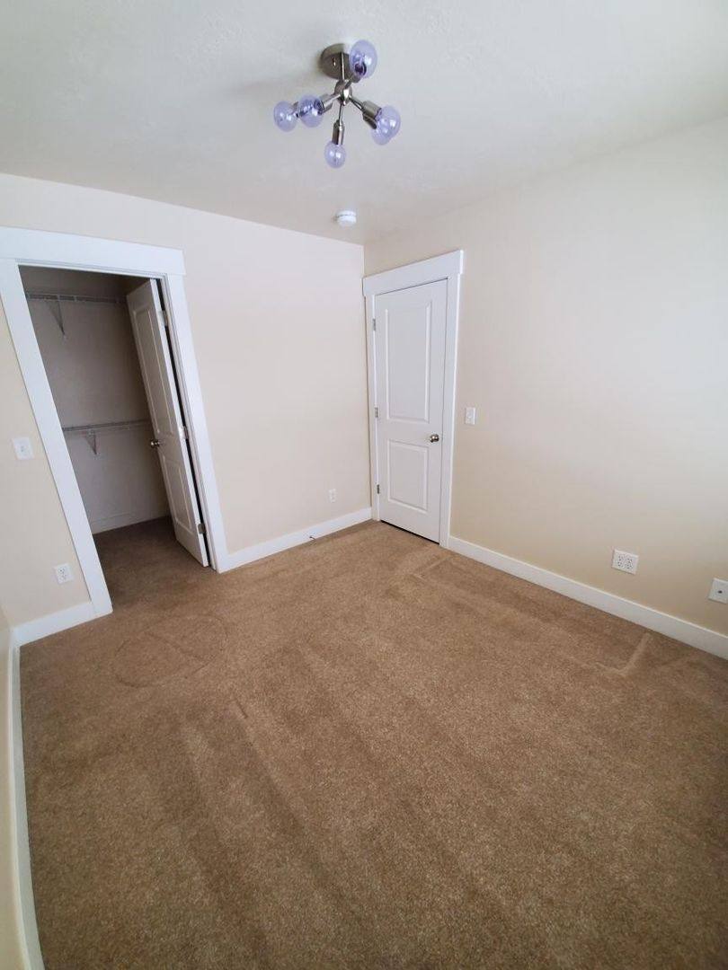 1049 Quarry View Way, Sandy, UT 84094