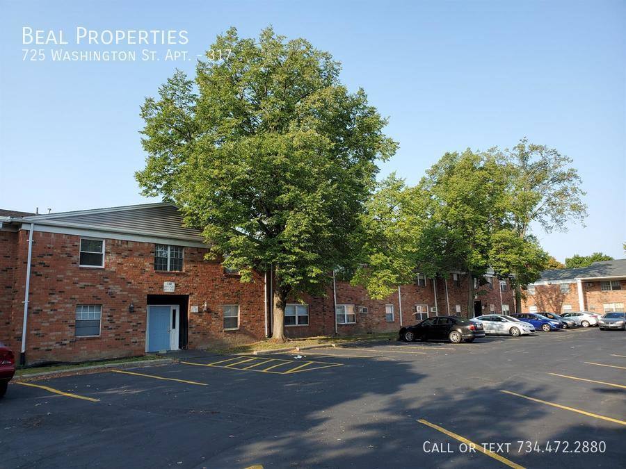 Apartment for rent at 725 Washington St, Monroe, MI 48161