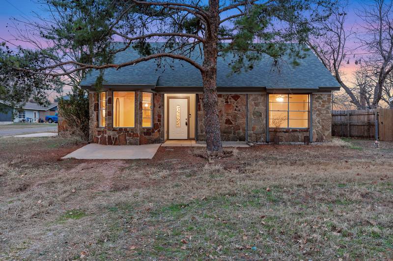 House for rent at 400 N River Oaks Dr, Burnet, TX 78611