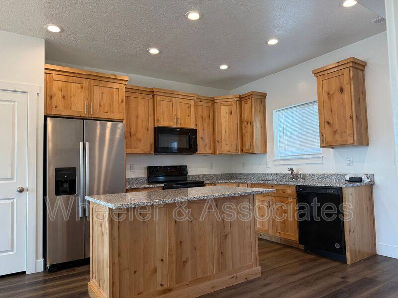 Townhouse for rent at 320 E 38th St, Ogden, UT 84403