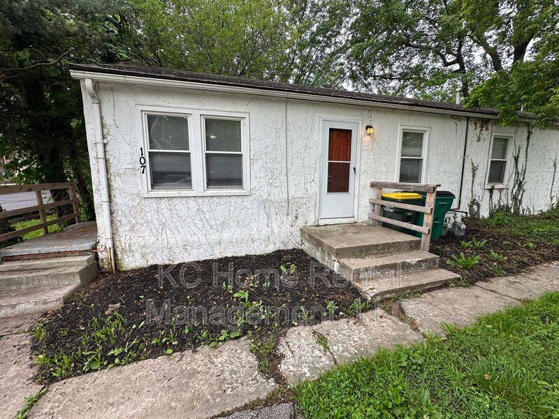 Apartment for rent at 107 Hale St, Spring Hill, KS 66083