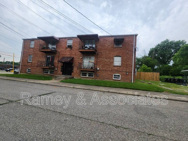 Apartment for rent at 1300 Oakwood Ave #1, Louisville, KY 40215