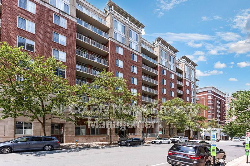 820 Pollard St #316, Arlington, VA 22203