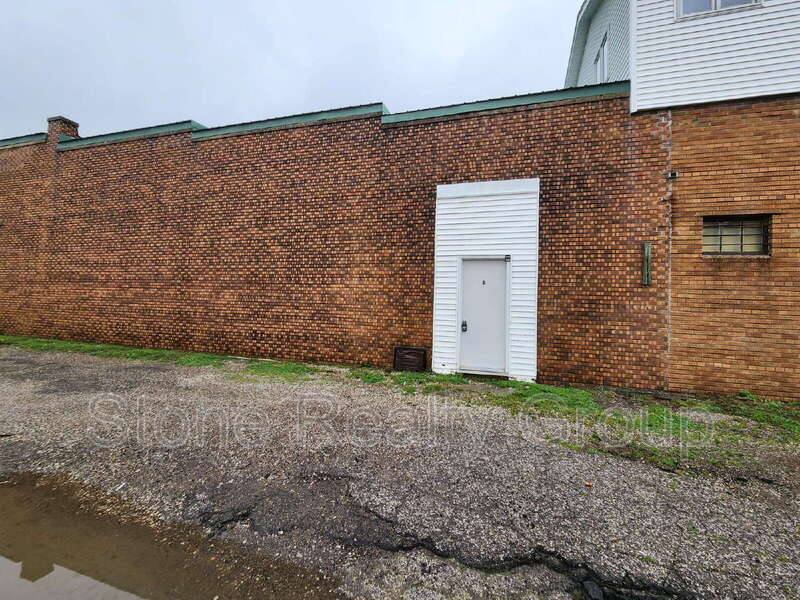 Apartment for rent at 1430 S 25th St #B, Terre Haute, IN 47803