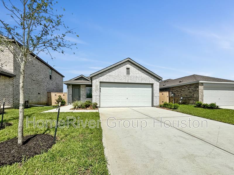 House for rent at 6019 Standpiper Loop, Baytown, TX 77521