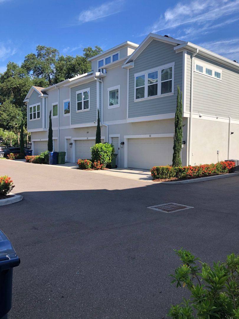 Apartment for rent at 115 N Arrawana Ave, Tampa, FL 33609