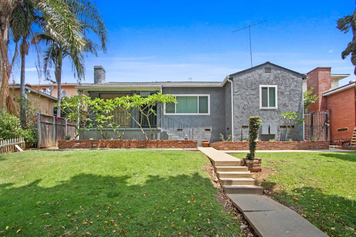 Apartment for rent at 2620 W Via Corona, Montebello, CA 90640