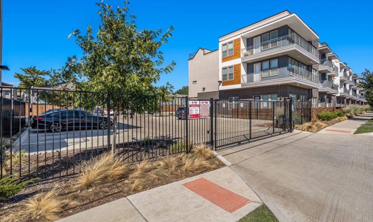 Apartment for rent at 3384 Cedarplaza Lane #A6-25, Dallas, TX 75235