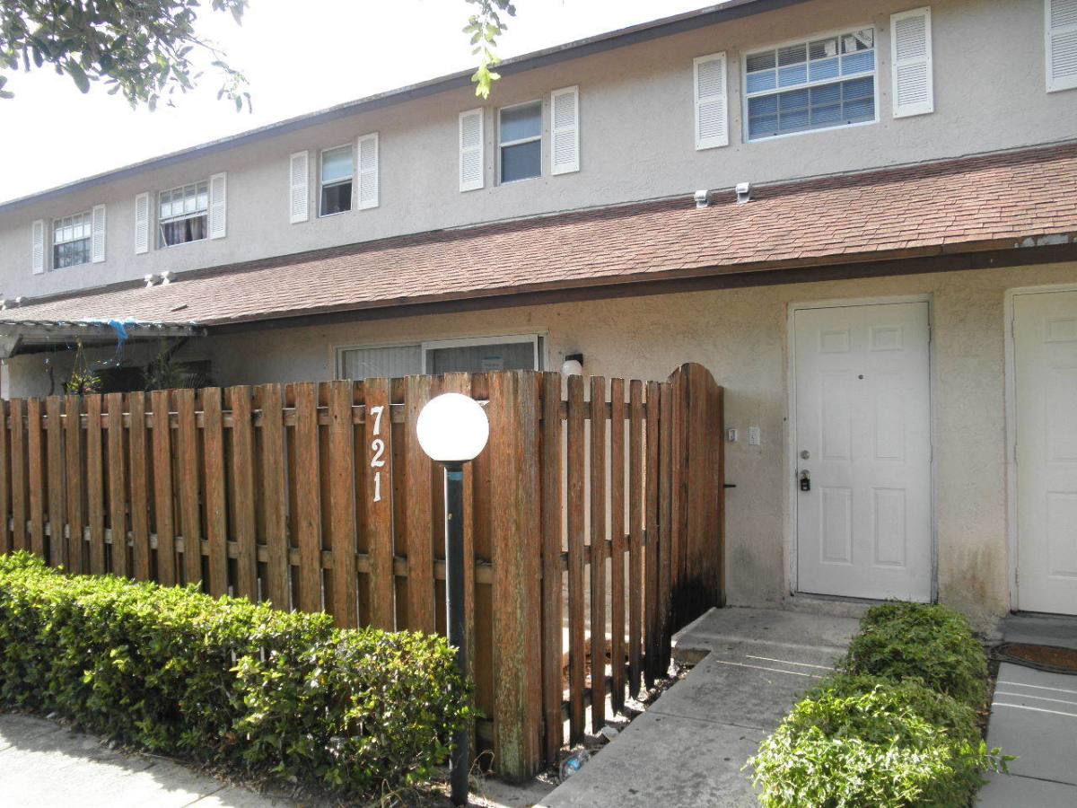 House for rent at 721 Cypress Way E, West Palm Beach, FL 33406