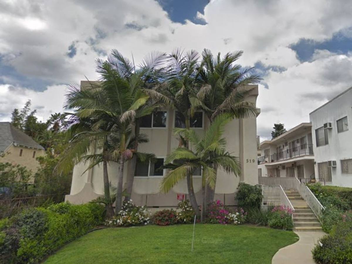 Apartment for rent at 519 N Hayworth Ave, Los Angeles, CA 90048