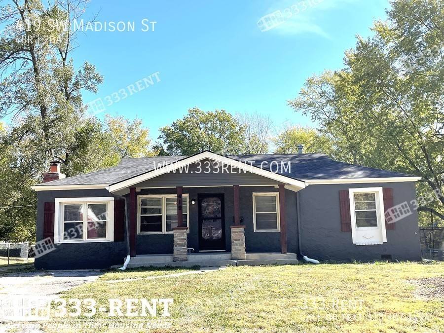 House for rent at 419 SW Madison St, Lees Summit, MO 64063