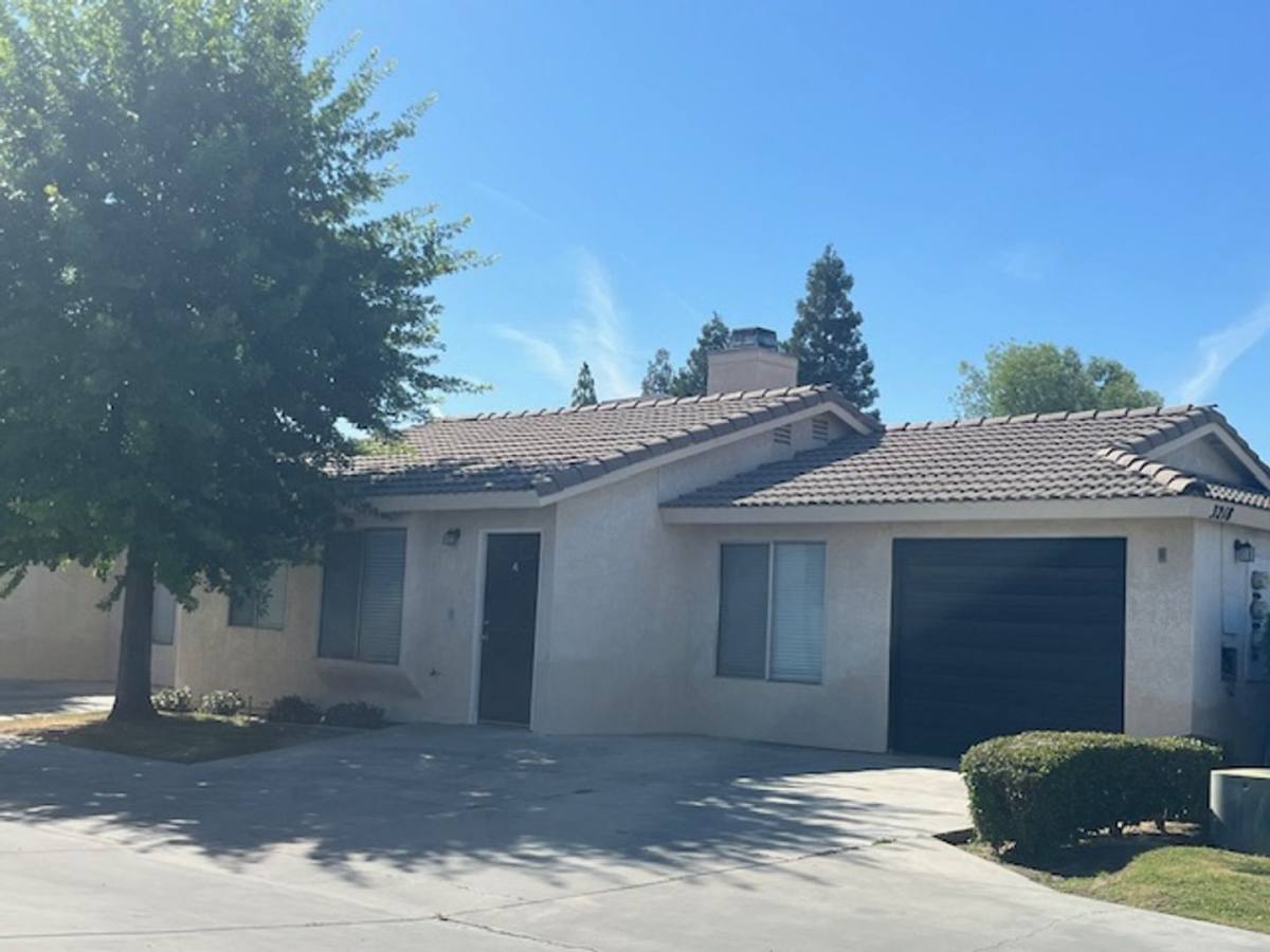 Apartment for rent at 3218 Brookfield Loop, Bakersfield, CA 93311