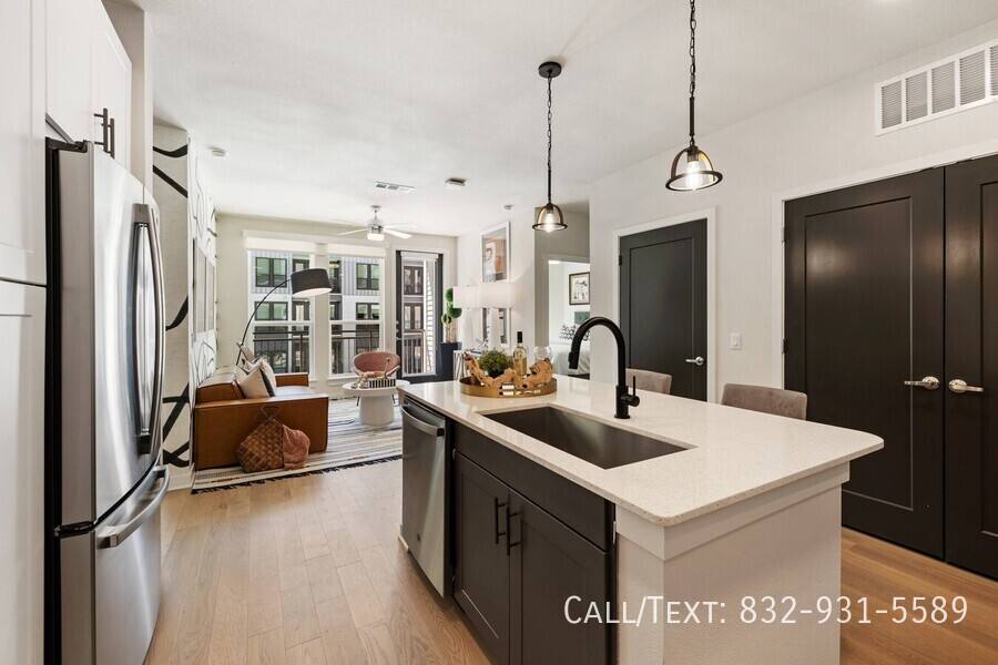Apartment for rent at 1003 Durham Dr #AHSY2, Houston, TX 77007