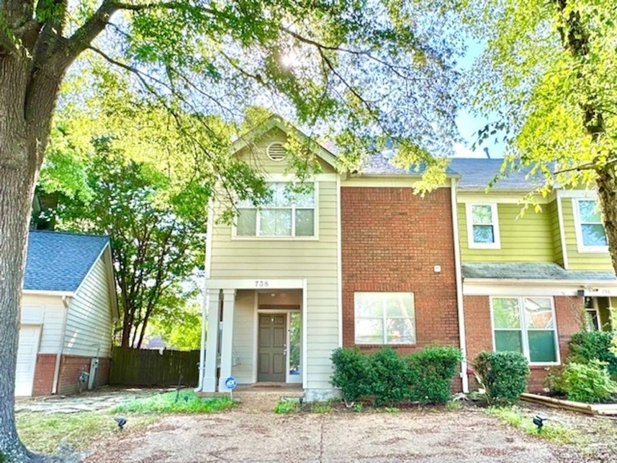Townhouse for rent at 738 Walnut Woods Cove N, Cordova, TN 38018