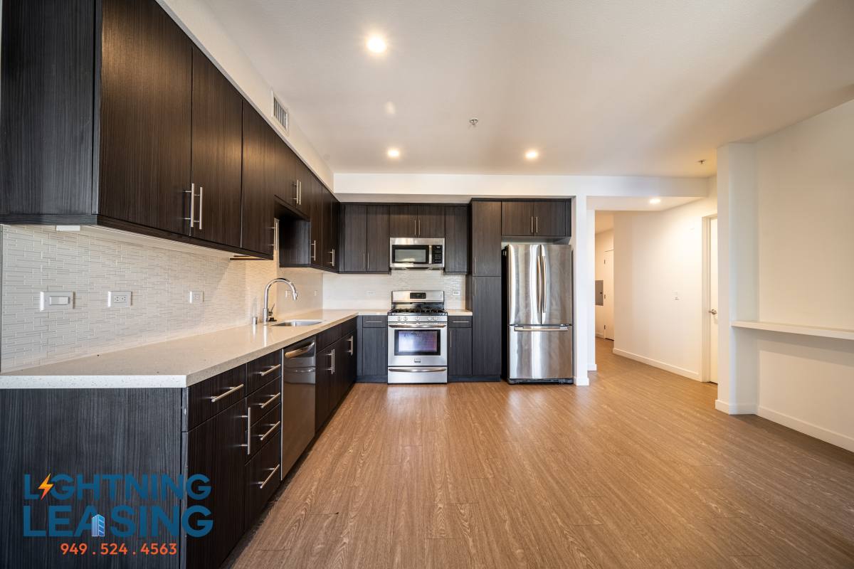 Apartment for rent at 11406 1 2 Chandler Blvd #512D, North Hollywood, CA 91601