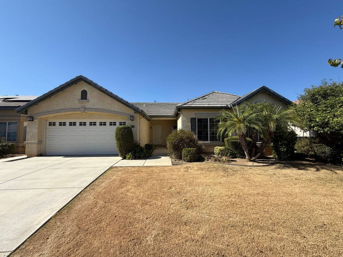 House for rent at 11008 Snow Creek Falls Ave, Bakersfield, CA 93312