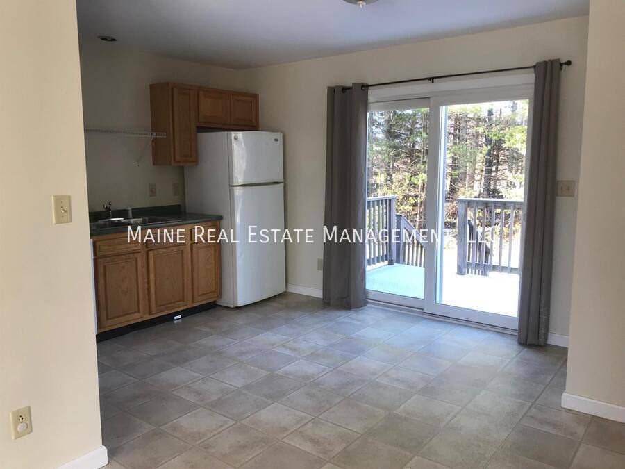 Townhouse for rent at 18 Patrick Dr, Bangor, ME 04401