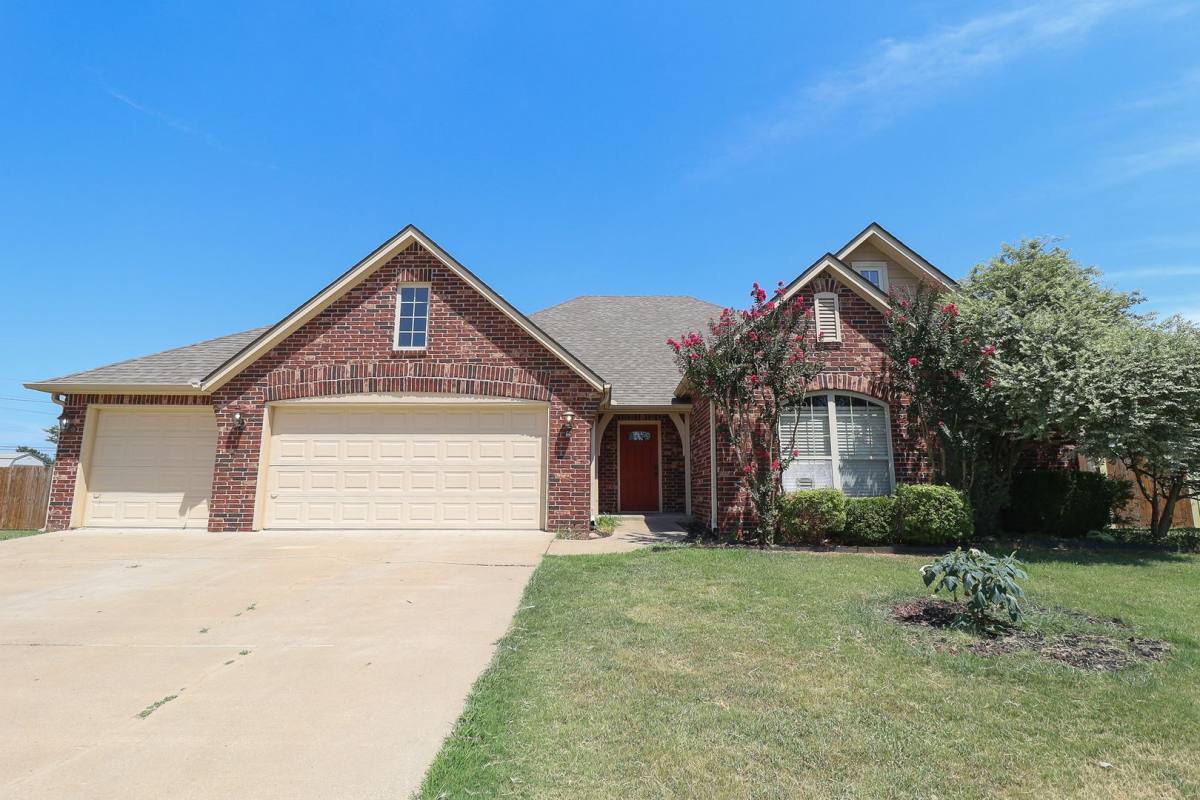 House for rent at 5107 Barr Dr, Sand Springs, OK 74063
