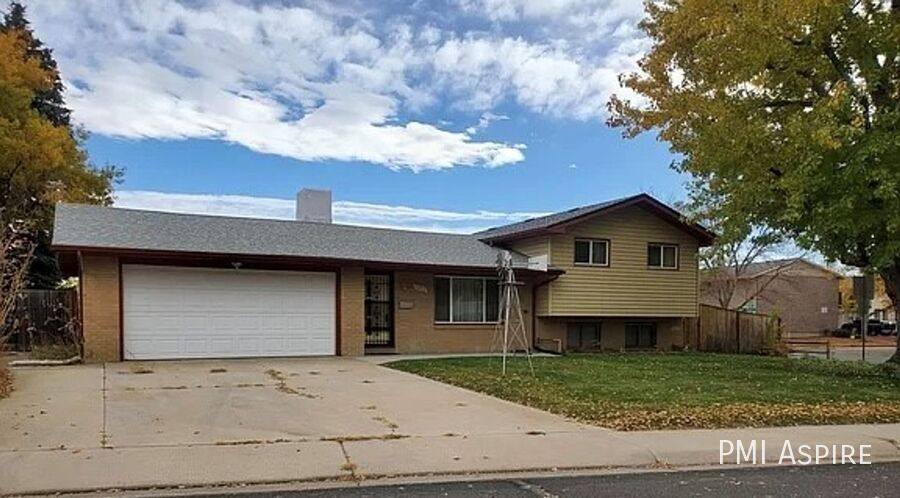 House for rent at 1400 Sunset St, Longmont, CO 80501