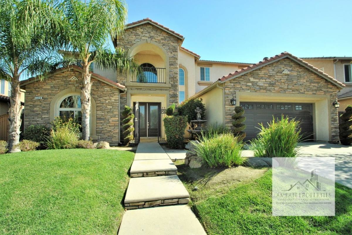 House for rent at 11214 N Via Trevisio Way, Fresno, CA 93730