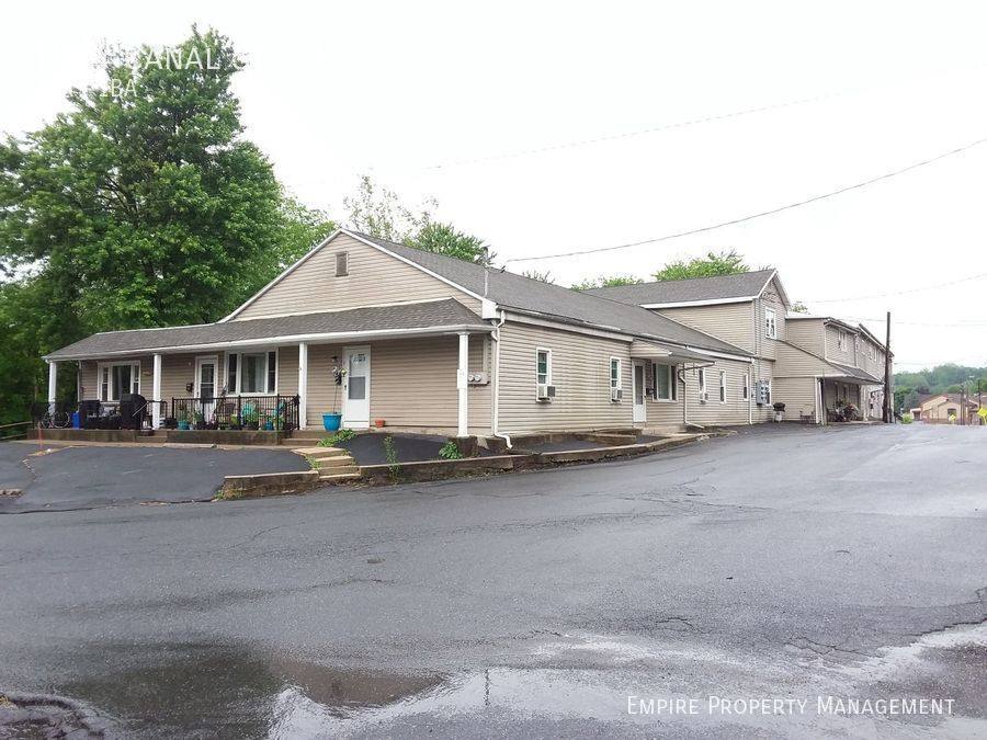 Apartment for rent at 1044 Canal St #3, Northampton, PA 18067